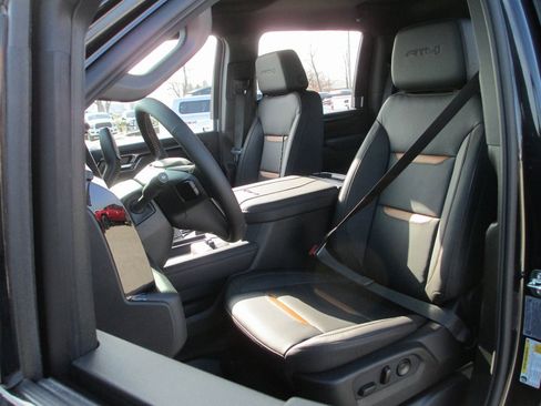 New 2026 GMC Sierra 2500 AT4 image 9