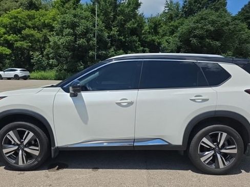 Certified 2023 Nissan Rogue SL w/ SL Premium Package AWD/4WD image 7