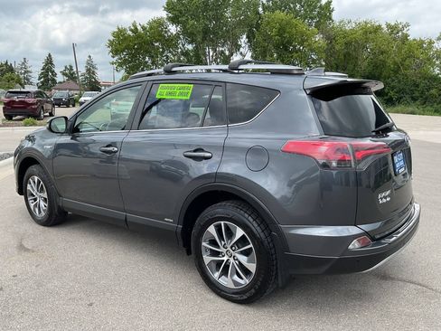 Used 2018 Toyota RAV4 XLE w/ Convenience Package AWD/4WD image 4