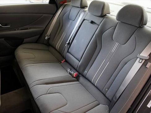 Used 2024 Hyundai Elantra SEL w/ Convenience Package image 20