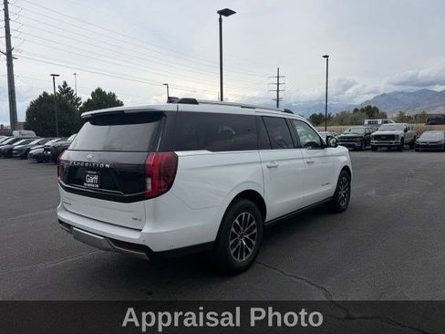 Used 2025 Ford Expedition Max Platinum AWD/4WD image 7