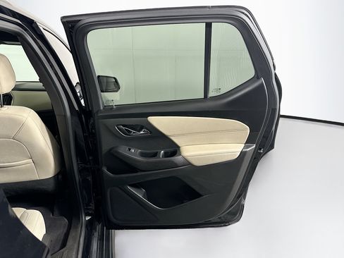 Used 2022 Chevrolet Traverse LS w/ Midnight/Sport Edition FWD image 30