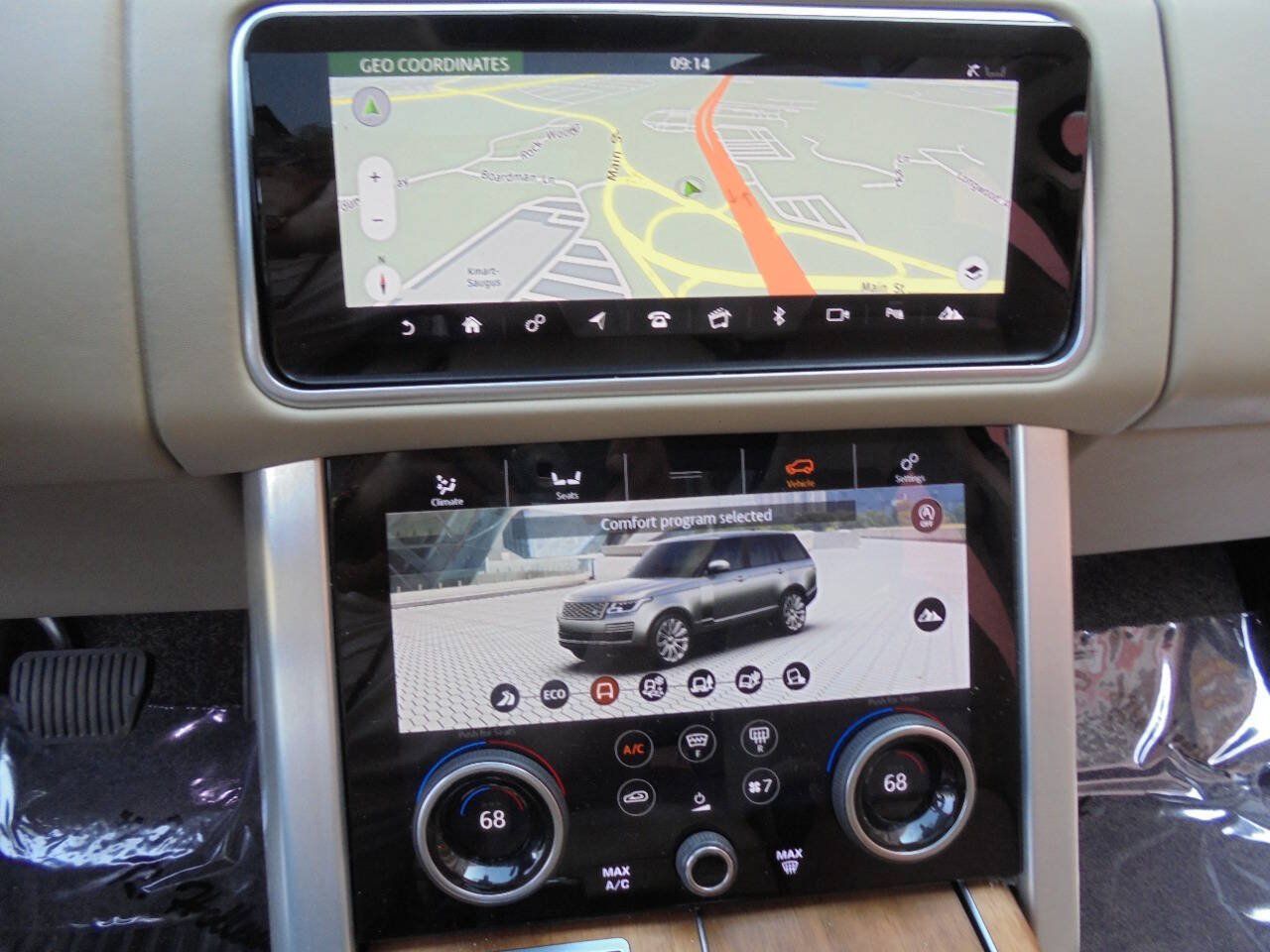 Used 2019 Land Rover Range Rover HSE AWD/4WD image 16