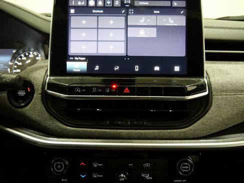 Used 2024 Jeep Compass Latitude image 20