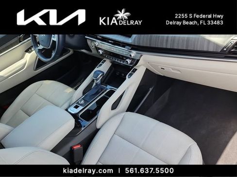 Used 2024 Kia Telluride EX w/ EX Captain's Chair Package FWD image 10