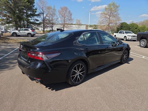 Used 2023 Toyota Camry SE w/ Convenience Package image 5