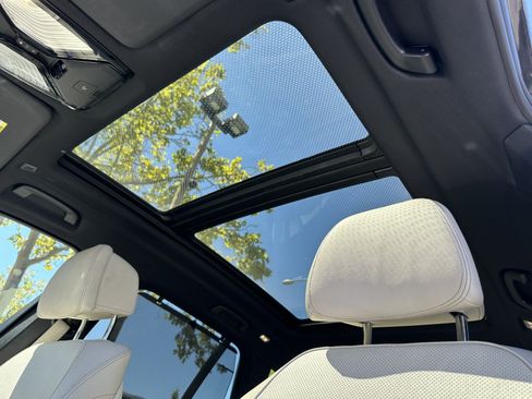 Used 2022 BMW X5 xDrive40i w/ Executive Package AWD/4WD image 29