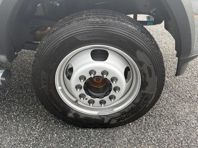 New 2026 RAM 5500 Tradesman w/ Chrome Appearance Group AWD/4WD image 9