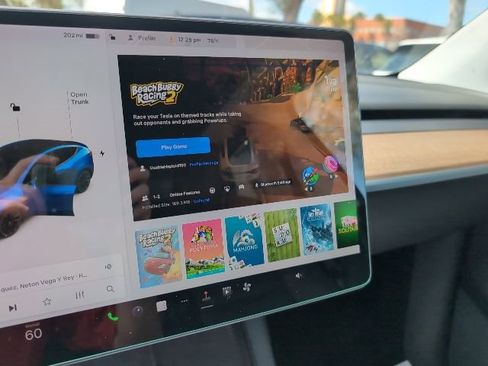 Used 2021 Tesla Model Y Long Range image 16