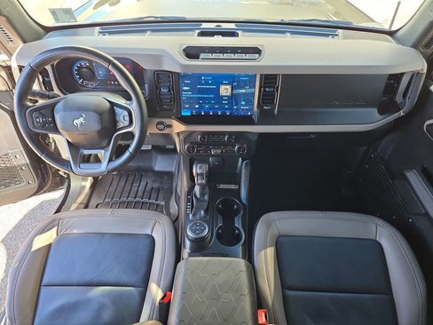 Used 2022 Ford Bronco Wildtrak image 18