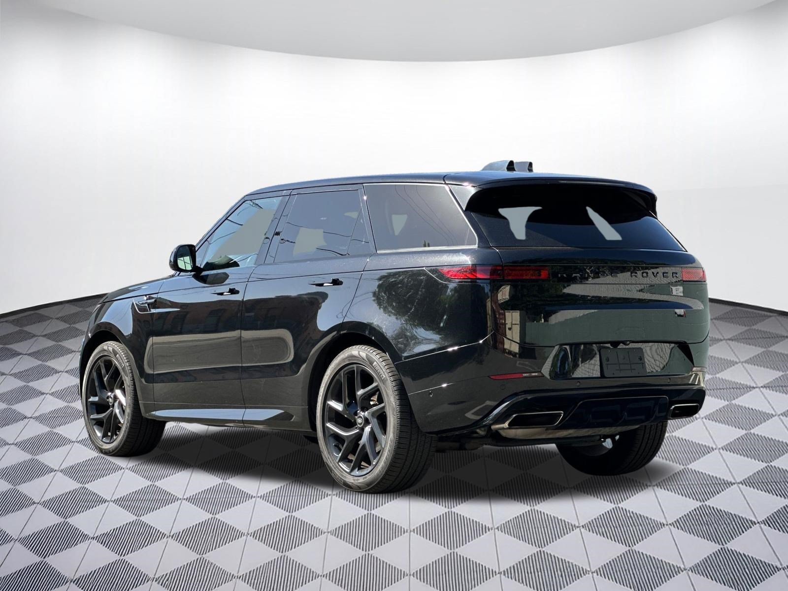 Used 2023 Land Rover Range Rover Sport SE Dynamic AWD/4WD image 3
