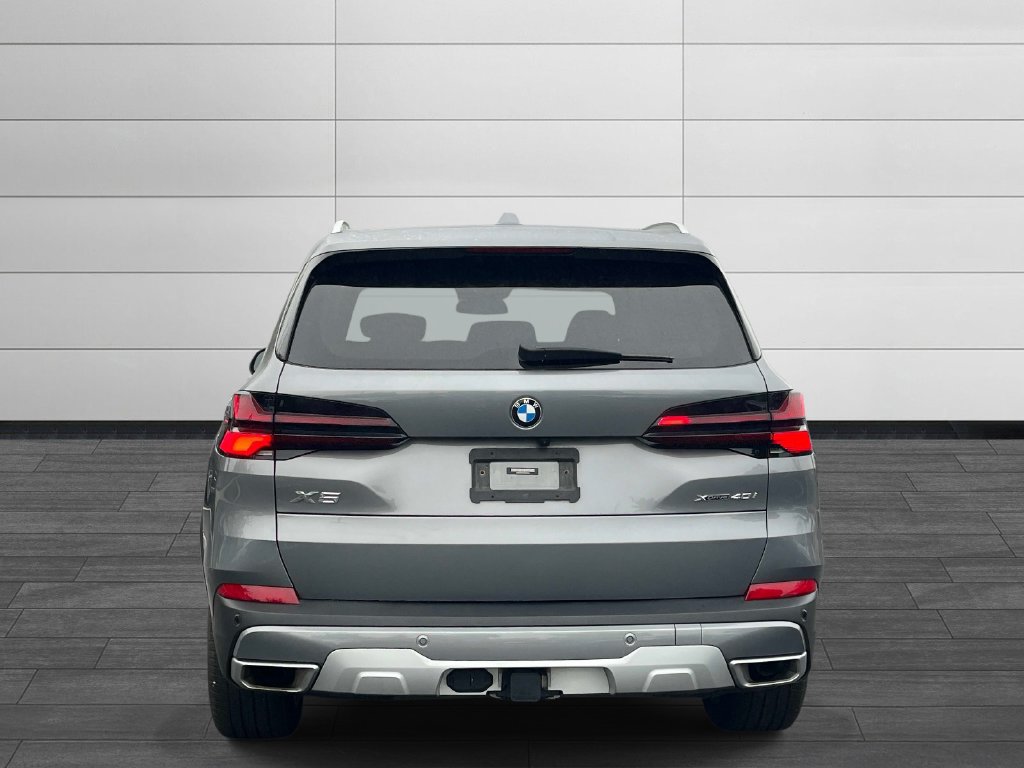 Used 2024 BMW X5 xDrive40i w/ Premium Package AWD/4WD image 4