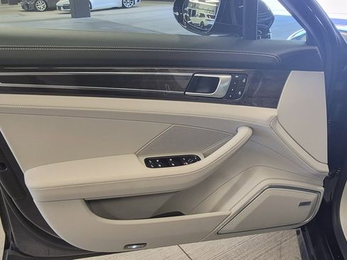 Used 2023 Porsche Panamera 4 Platinum Edition image 8