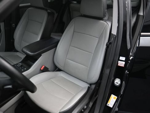 Used 2024 GMC Terrain SLT FWD image 11