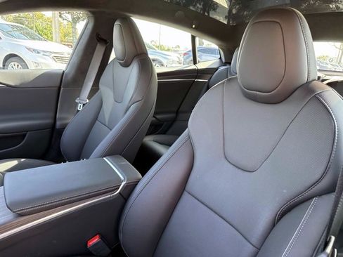 Used 2021 Tesla Model S Plaid image 19