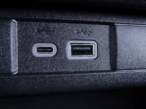 Used 2024 Chevrolet Colorado LT w/ LT Convenience Package image 28