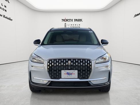 New 2026 Lincoln Corsair Reserve FWD image 8