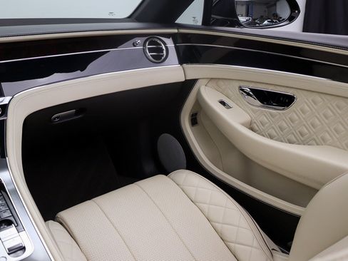 Used 2020 Bentley Continental GT V8 AWD/4WD image 37