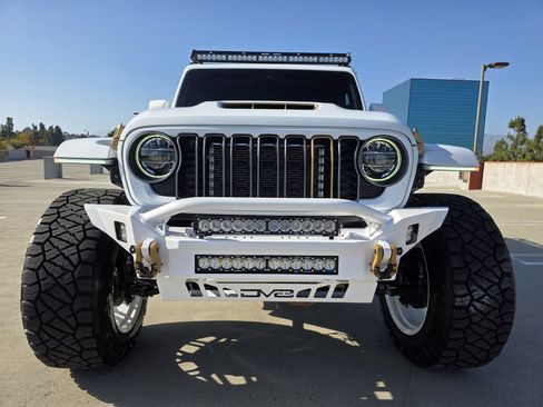 Used 2022 Jeep Wrangler Unlimited Rubicon w/ Trailer Tow Package AWD/4WD image 4