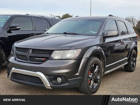Used 2020 Dodge Journey Crossroad image 1