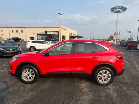 Used 2024 Ford Escape Active AWD/4WD image 2