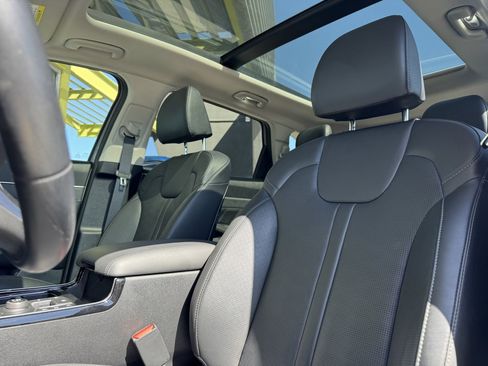 Used 2024 Kia Sorento SX image 27