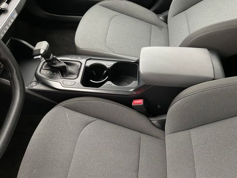 Used 2025 Kia K4 LXS image 32