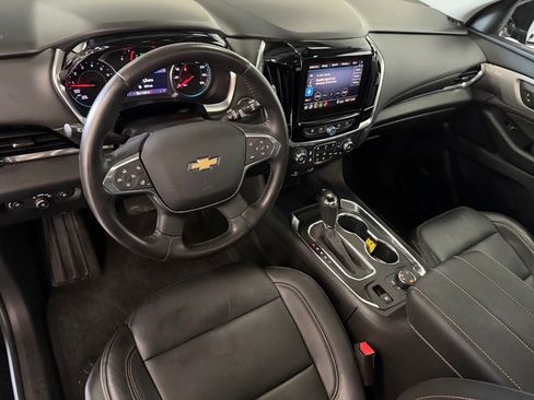 Used 2020 Chevrolet Traverse LT w/ LT Premium Package AWD/4WD image 11