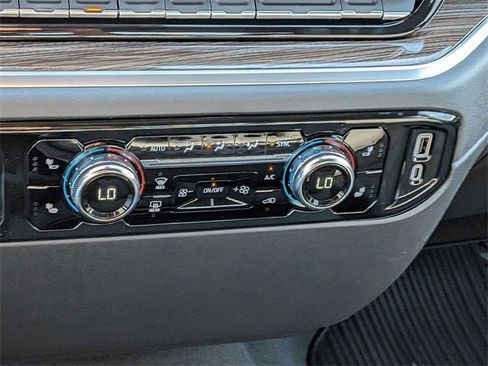 New 2026 GMC Sierra 1500 Elevation image 24