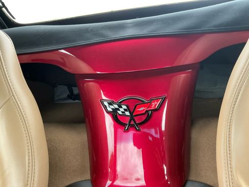 Used 2002 Chevrolet Corvette Convertible w/ Preferred Equipment Group2 RWD image 16