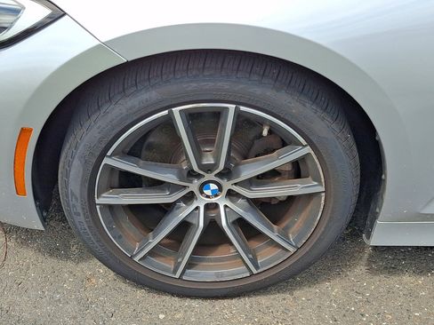 Used 2019 BMW 330i xDrive Sedan w/ Convenience Package AWD/4WD image 4