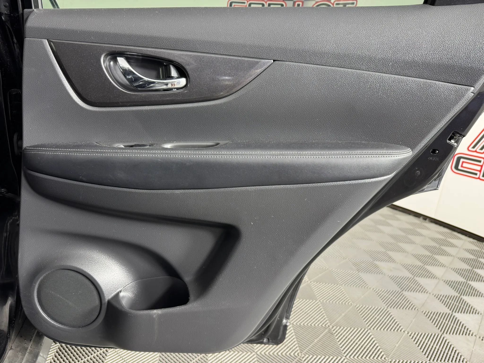 Used 2020 Nissan Rogue SV AWD/4WD image 39