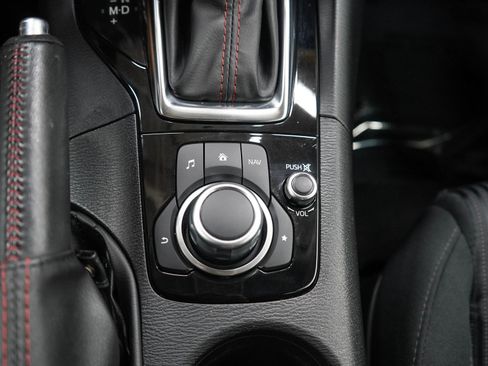 Used 2016 MAZDA MAZDA3 i Touring w/ Popular Equipment Package FWD image 23