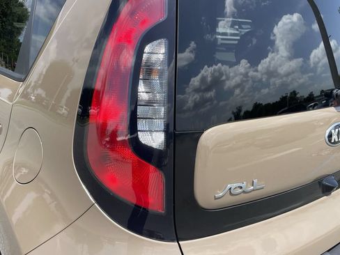 Used 2016 Kia Soul w/ Convenience Package FWD image 14