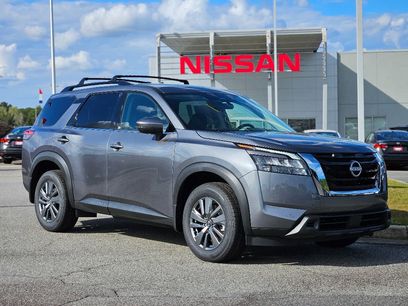 New 2025 Nissan Pathfinder SV