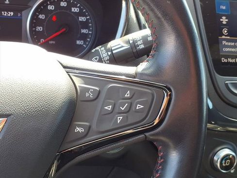 Used 2022 Chevrolet Equinox RS w/ Infotainment Package image 14