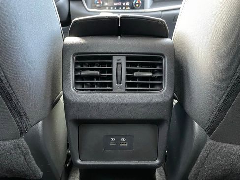 Used 2023 Nissan Rogue SV image 28