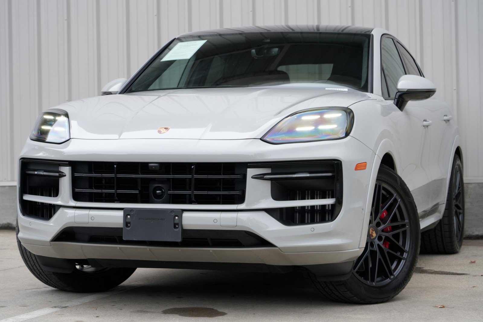 Used 2026 Porsche Cayenne GTS AWD/4WD image 3