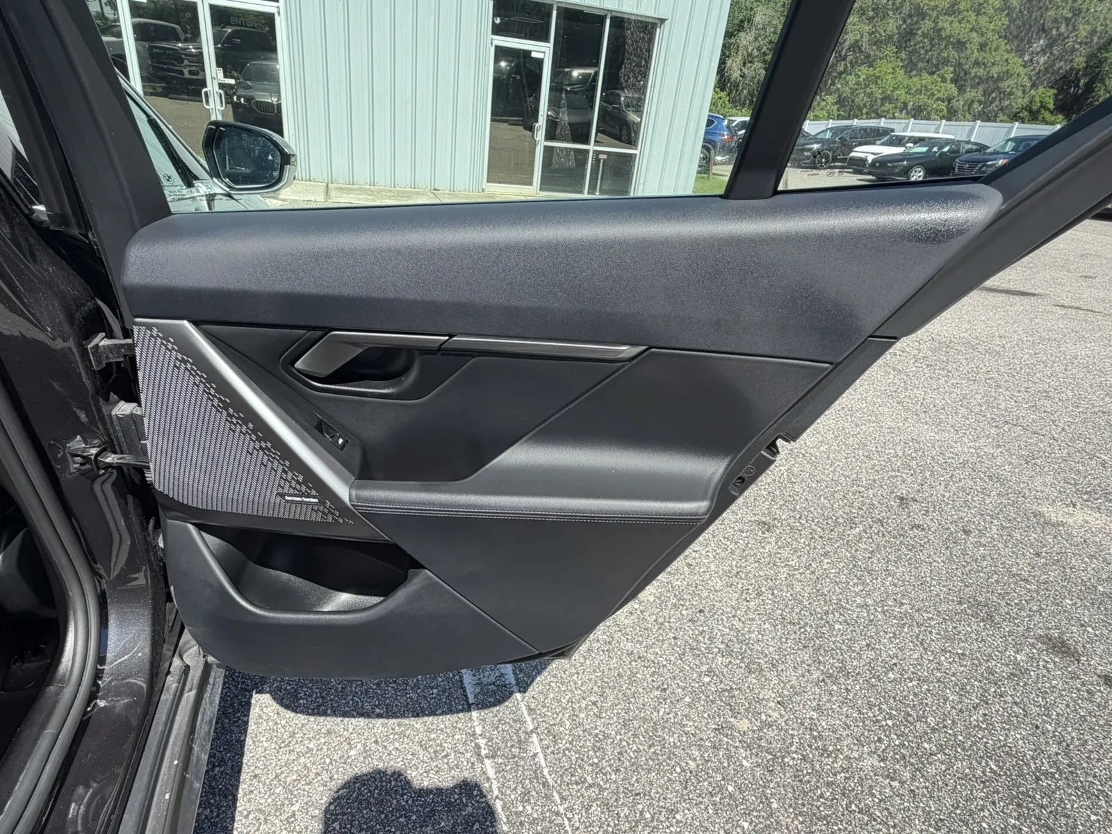 Used 2025 BMW 530i RWD image 21