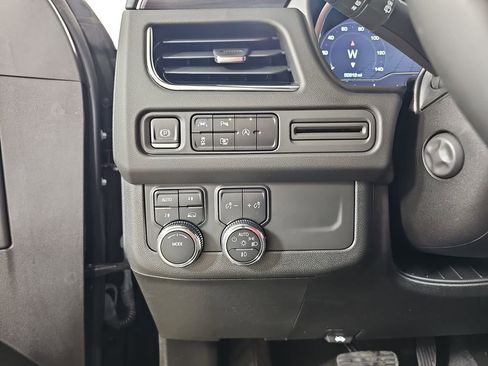 Certified 2023 GMC Yukon SLT w/ SLT Luxury Package image 33