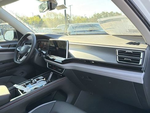 New 2026 Volkswagen Atlas Peak Edition AWD/4WD image 23