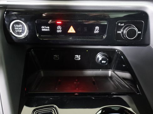 New 2025 Audi Q5 Premium Plus image 4