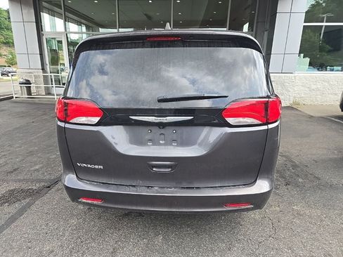 Used 2023 Chrysler Voyager LX FWD image 4