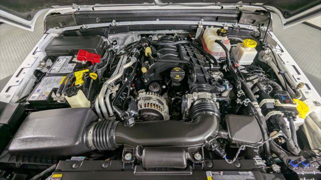 Used 2025 Jeep Gladiator Sport AWD/4WD image 28