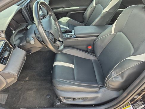 Certified 2025 Toyota Camry SE FWD image 17