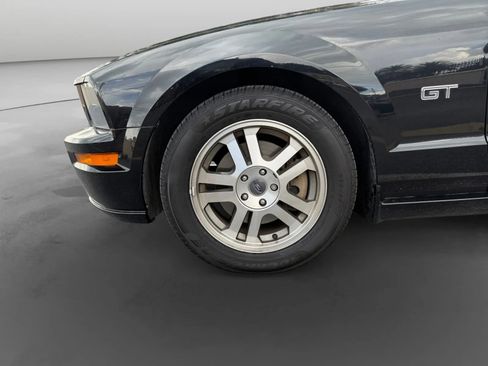 Used 2005 Ford Mustang GT Premium RWD image 9