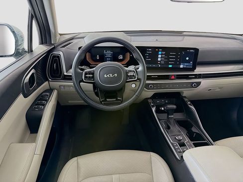 Used 2025 Kia Sorento S image 25