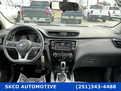 Used 2019 Nissan Rogue Sport S image 15