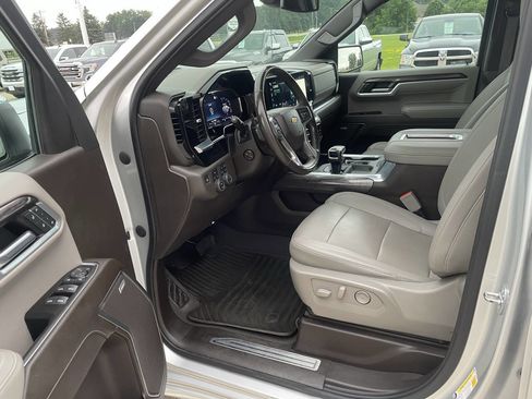 Used 2022 Chevrolet Silverado 1500 LTZ w/ LTZ Convenience Package II image 5