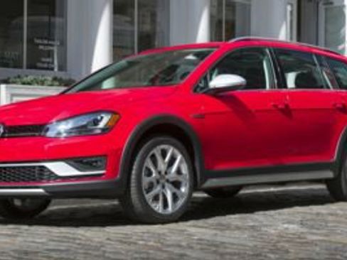 Used 2017 Volkswagen Golf Alltrack S image 1